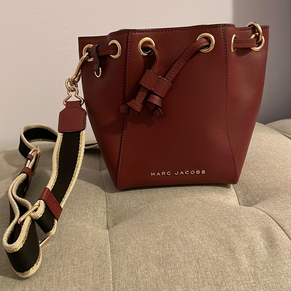 Marc Jacobs Cinch Top Crossbody